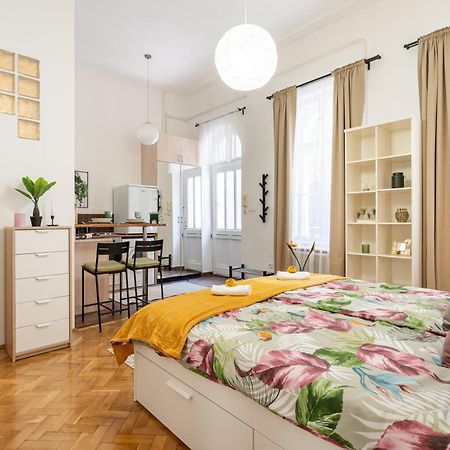 Cosmopolitan Studio - Chic Getaway In A Fancy Neighbourhood Boedapest Buitenkant foto