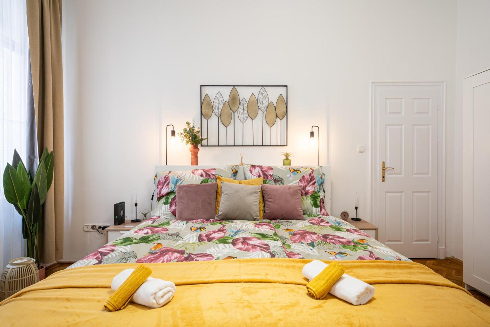 Cosmopolitan Studio - Chic Getaway In A Fancy Neighbourhood Boedapest Buitenkant foto